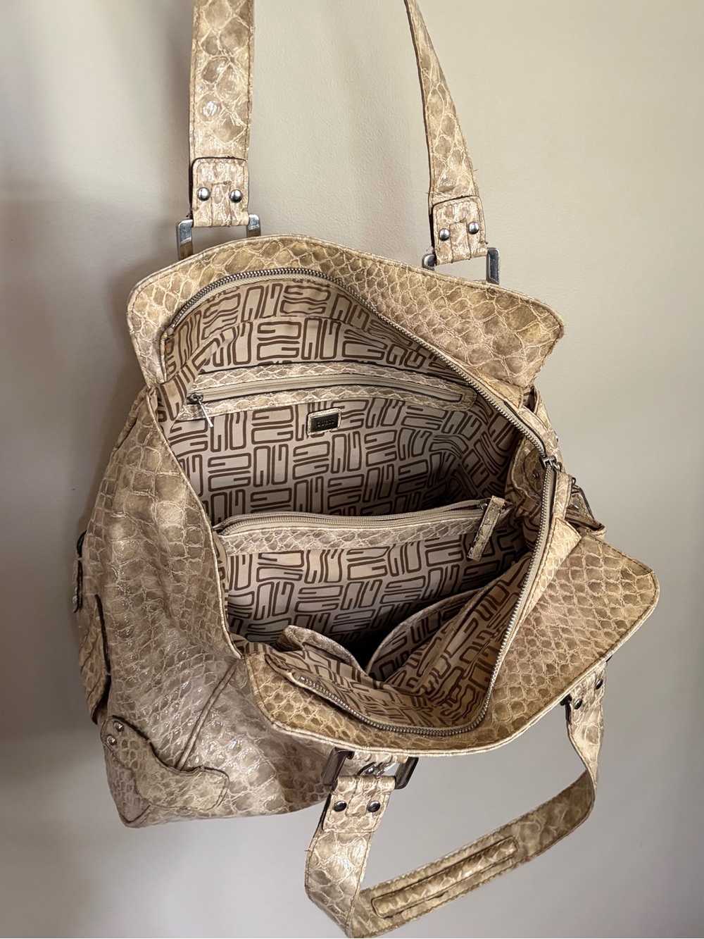 Y2K Guess cream faux croc leather large tote purse - Picture 10 of 16
